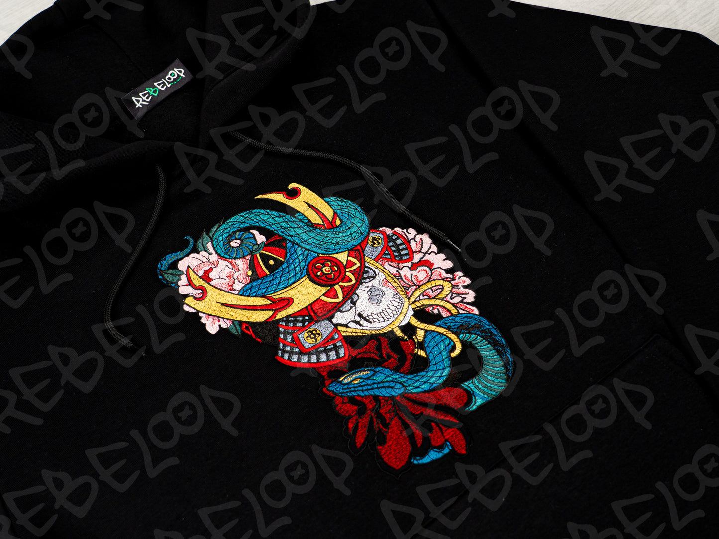 Felpa ricamata Teschio Samurai