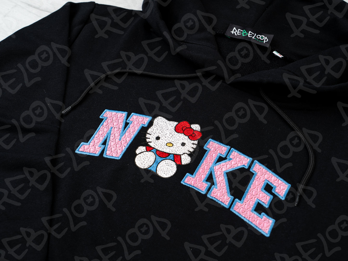 Felpa ricamata Hello Kitty V.1