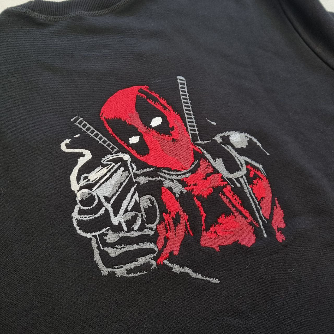 Felpa ricamata Deadpool graffito (doppio ricamo)