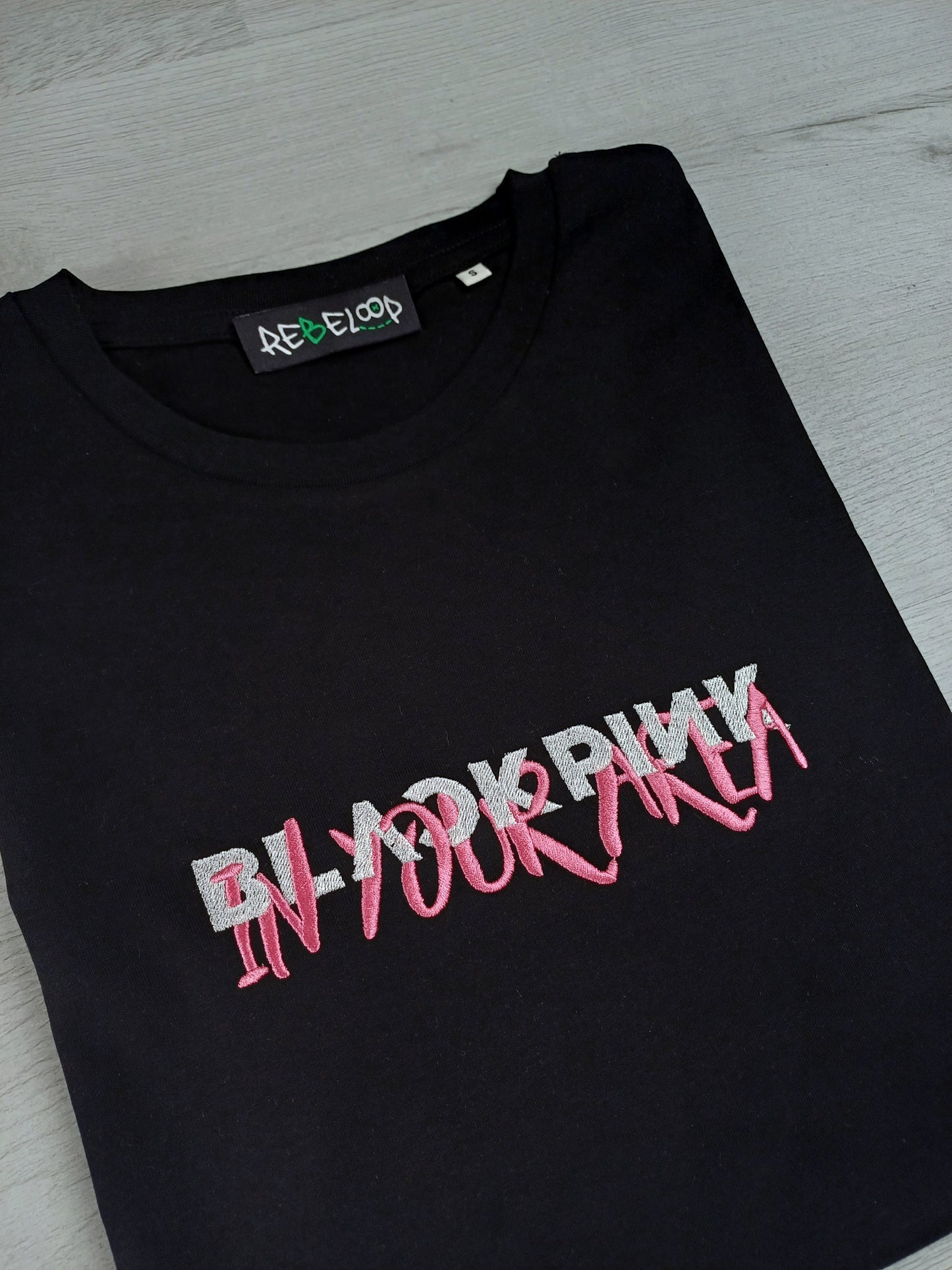 T-shirt ricamata Blackapink