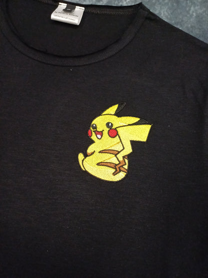 T-shirt ricamata Pikachu